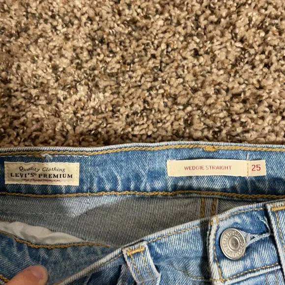 Levi’s Premium Wedgie Straight - Picture 7 of 8
